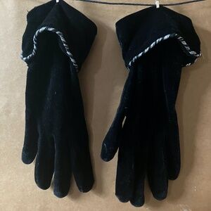 vintage Lord & Taylor black velvet gloves silver thread